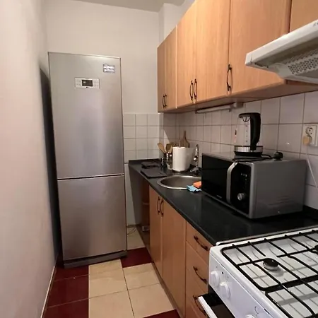2 Apartment, Near Oc Galeria, Petrzalka 아파트 *