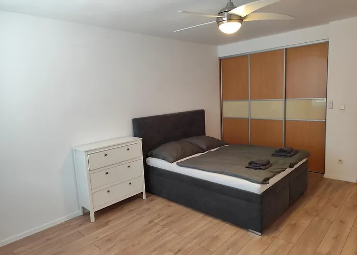 2 Apartment, Near Oc Galeria, Petrzalka Appartamento