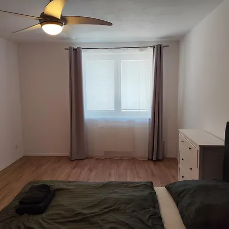 Apartamento 2 Apartment, Near Oc Galeria, Petrzalka