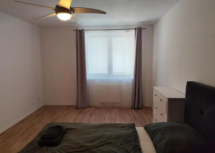 Apartamento 2 Apartment, Near Oc Galeria, Petrzalka